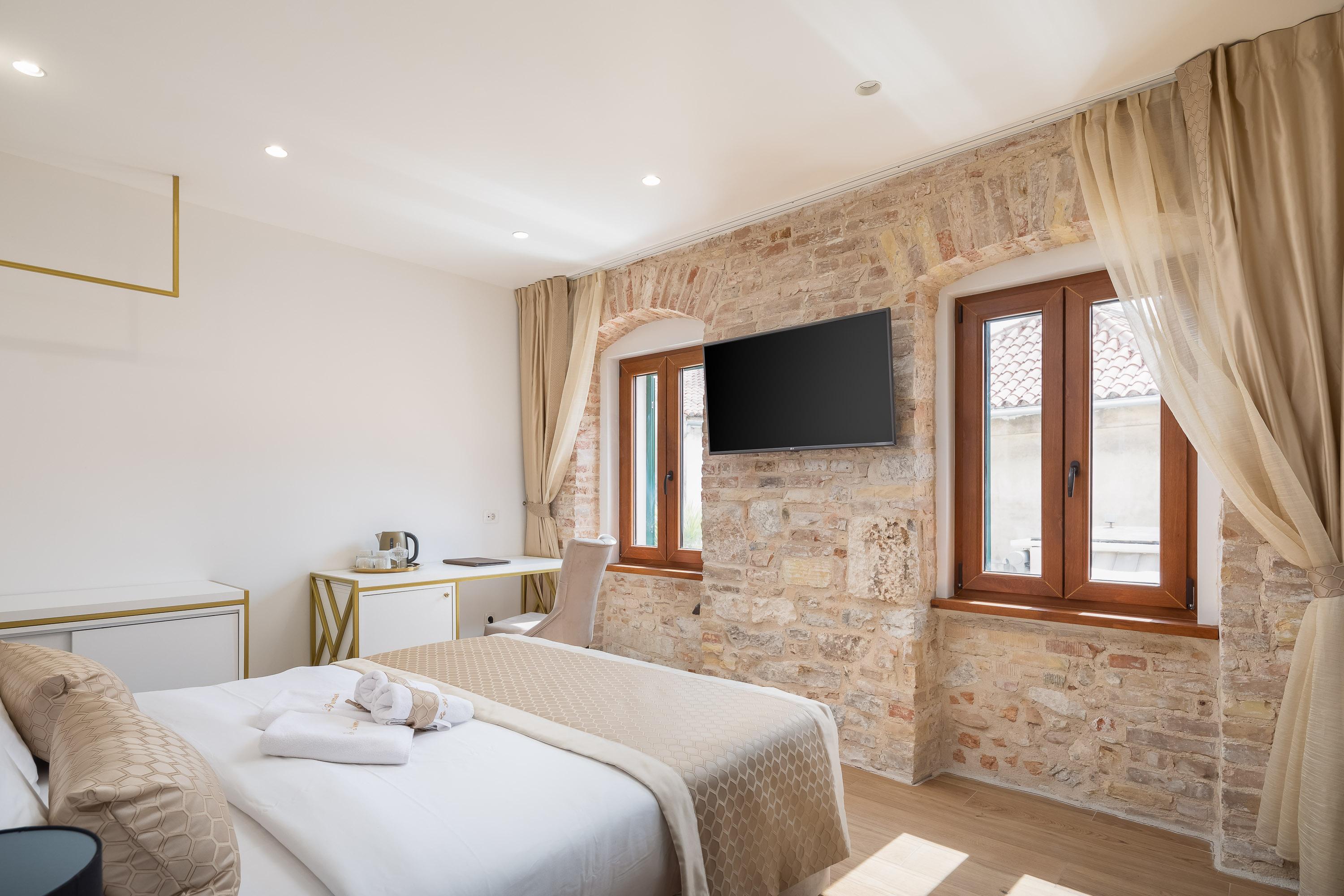Le Premier Luxury Bed & Breakfast